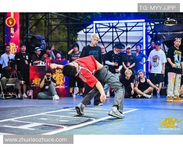 广州街舞队与南京街舞队赛后复盘探讨团队协作与竞技精神的深度分析